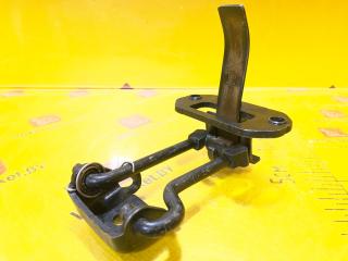 ограничитель открывания двери Volkswagen Caddy 4 поколение 2016, 1.4 л., бензин, 2K5827793