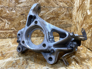 кулак поворотный правый Volkswagen Passat B8 2016, 2.0 л., дизель, 5Q0407254A