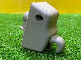 Крепление (крючок) солнцезащитного козырька Audi Q7 4L [рестайлинг] 2014, 4.2 л., дизель