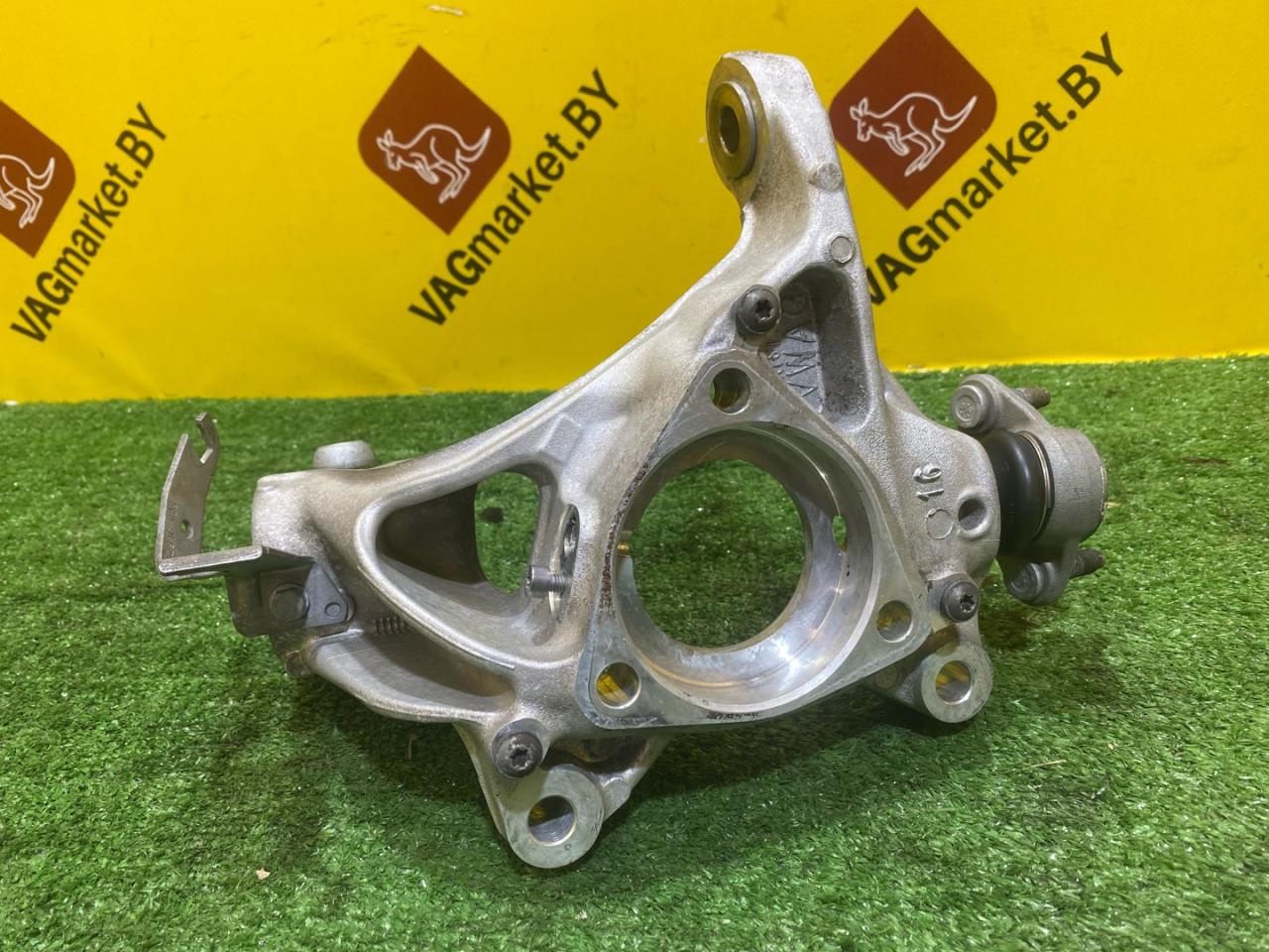 кулак поворотный левый Volkswagen Tiguan 2 поколение 2016, 2.0 л., бензин, 5Q0407253A - фото №1