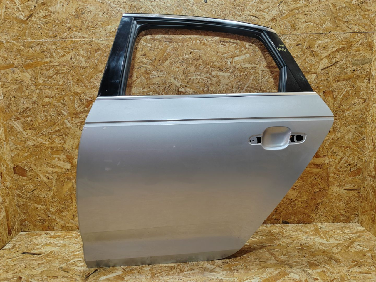 дверь задняя левая Audi A4 B9 2016, 2.0 л., бензин, 8W5833051B - фото №1