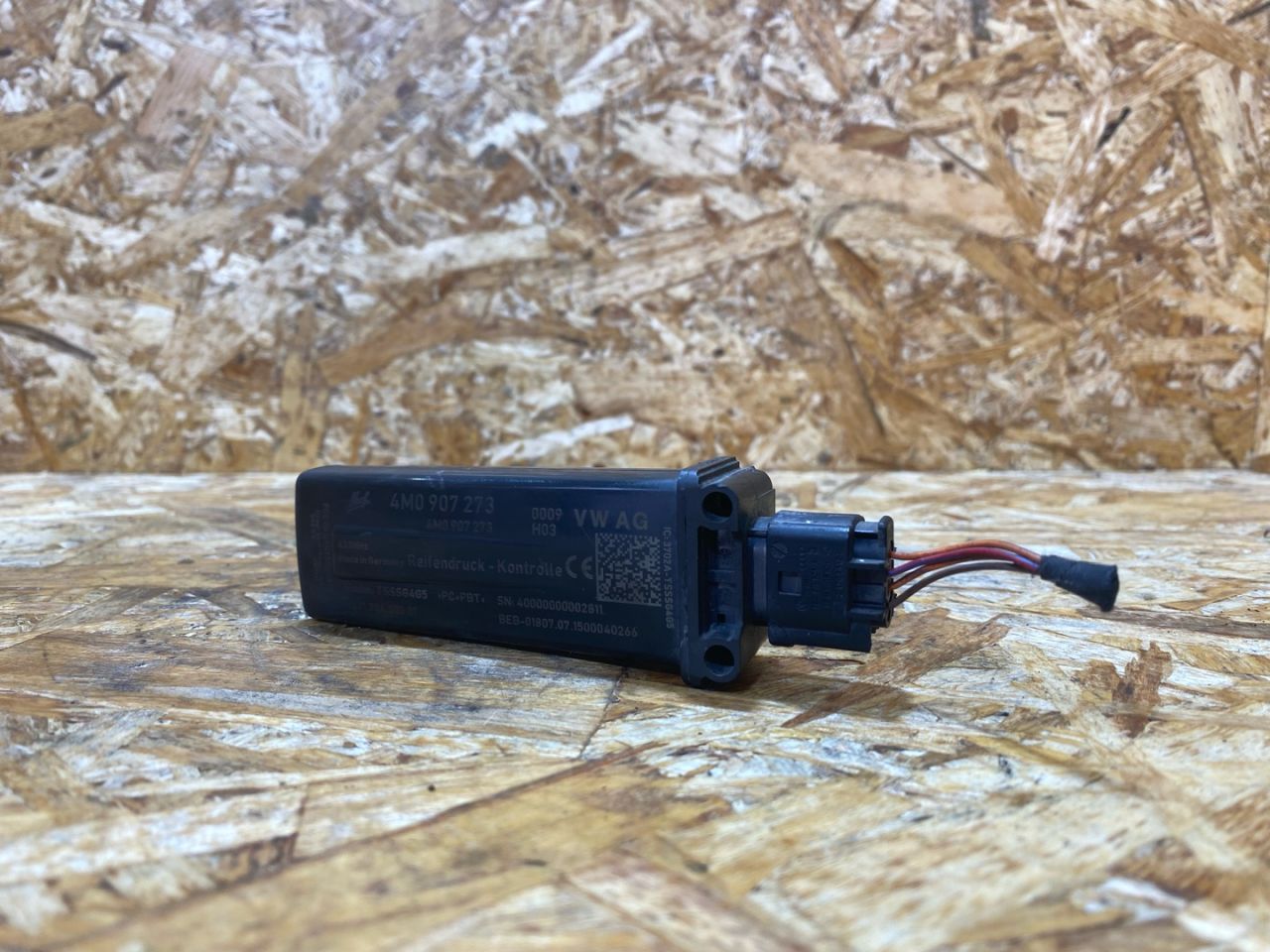 датчик давления в шине Audi Q7 4M 2016, 3.0 л., дизель, 4M0907273 - фото №1