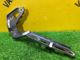 петля капота правая Audi Q7 4L [рестайлинг] 2012, 3.0 л., дизель, 4L0823302
