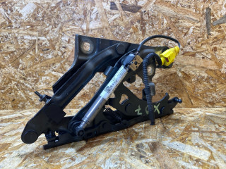 петля капота левая Audi Q5 FY 2018, 2.0 л., дизель, 80A823301B