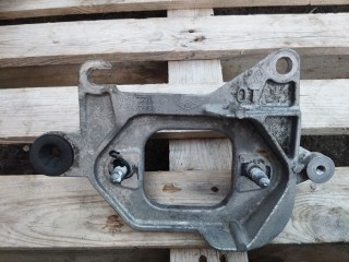 кронштейн двигателя Renault Talisman 1 поколение 2017, 1.6 л., дизель, седан, 112221641R