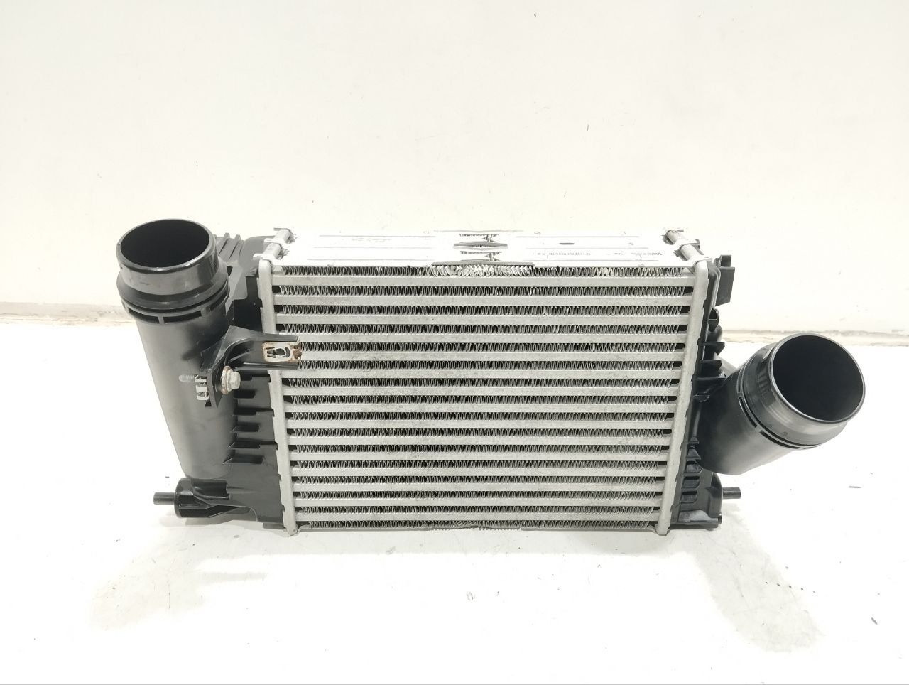 интеркулер Renault Talisman 1 поколение 2017, 1.6 л., дизель, седан, 144963358R - фото №1