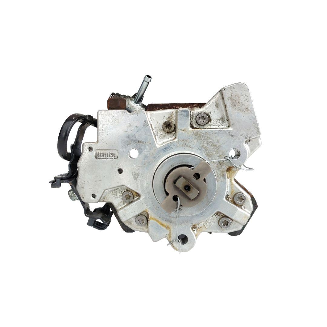 ТНВД Toyota Auris 2 поколение 2014, 1.4 л., дизель, 221000W010, 0445010258 - фото №1