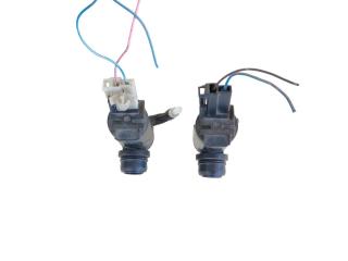 насос (моторчик) омывателя стекла Mazda Premacy 1 поколение 2001