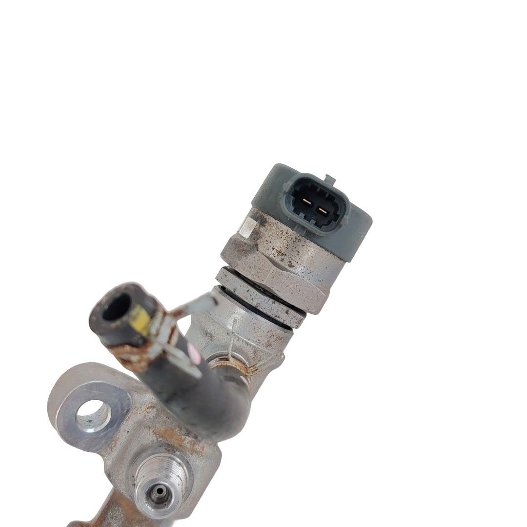 pегулятор давления топлива Toyota Auris 2 поколение 2014, 1.4 л., дизель, 23280-33020, 0281006015 - фото №1