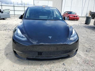 Tesla Model Y 1 поколение