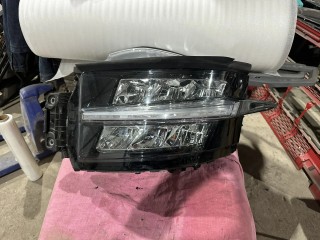 фара левая Renault T-Series 1 поколение (2013 - 2026), 7423645386