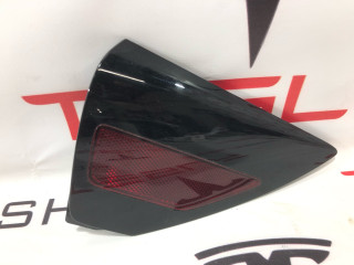 Отражатель фонаря на заднем крыле Tesla Model 3 1 поколение 2022, 1518783-00-A