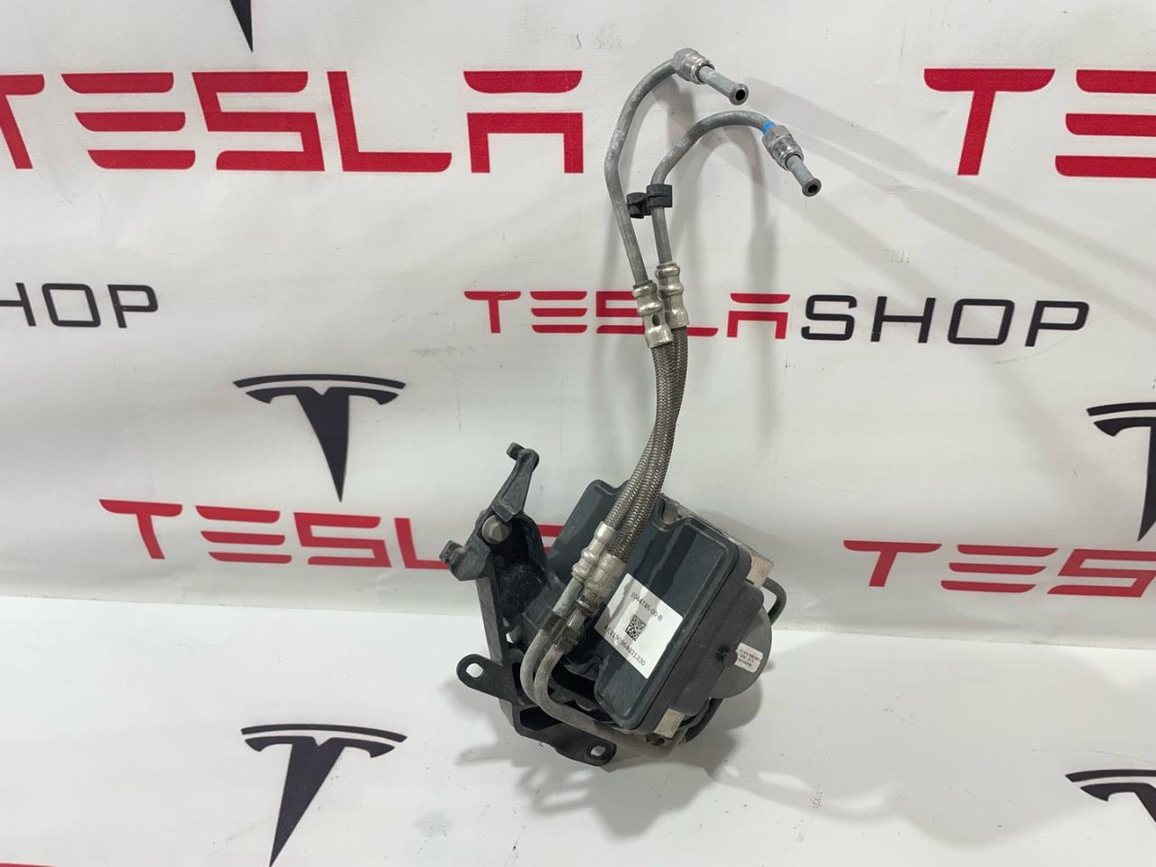 блок ABS Tesla Model 3 1 поколение 2019, 1044745-00-B, 1044746-00-A, 1103541-00-A - фото №1