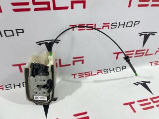 замок двери передней правой Tesla Model 3 1 поколение 2019, 1068963-00-L