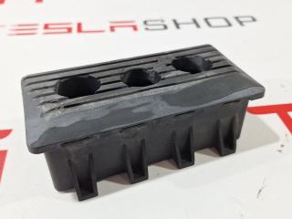 Опора под домкрат (подушка) Tesla Model X 1 поколение [рестайлинг] 2022, 1608223-00-A