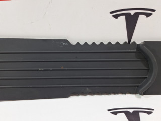 Коврик резиновый центральной консоли Tesla Model S 1 поколение [рестайлинг] 2016, 1058083-00-B