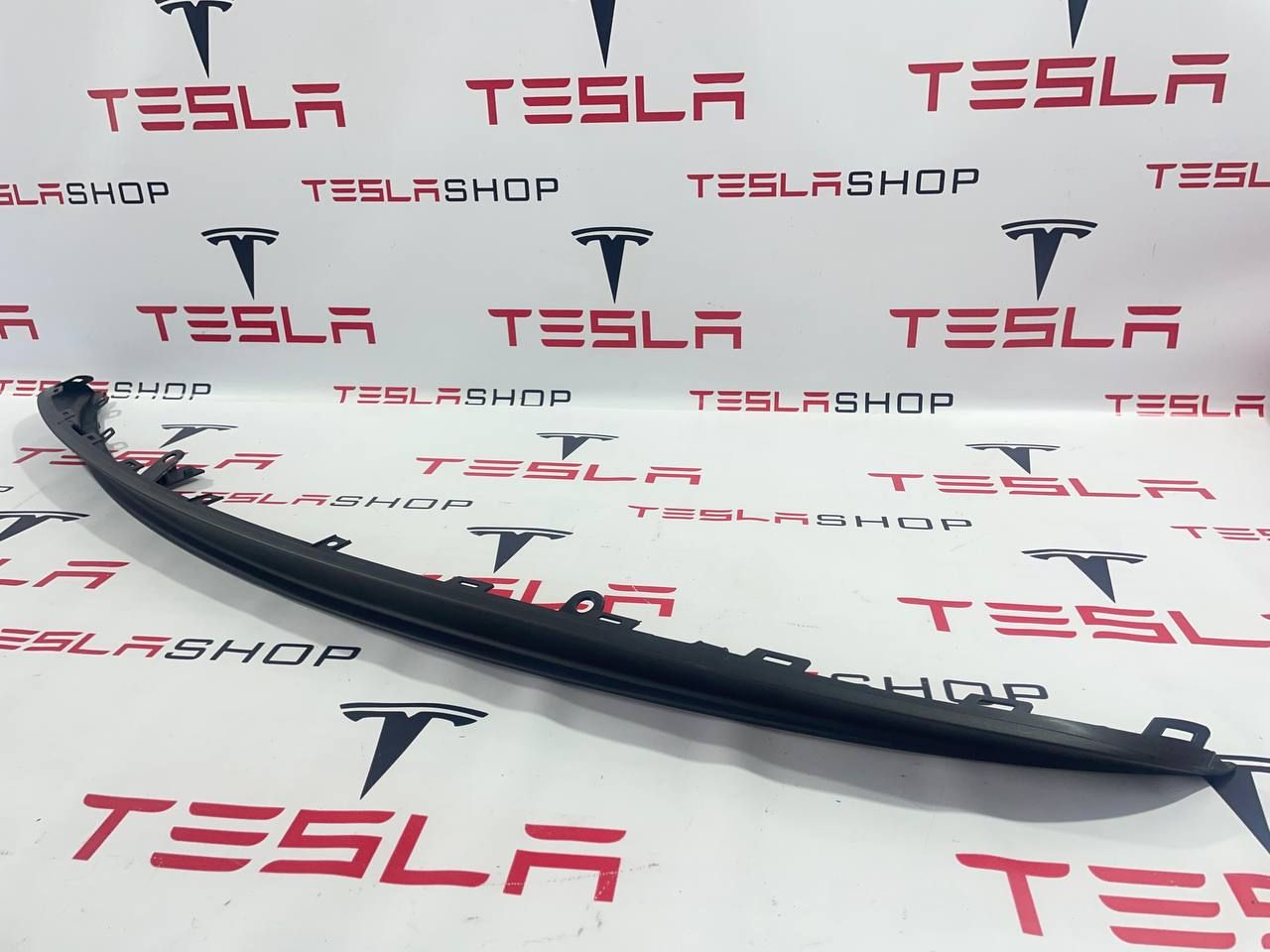 юбка бампера нижняя Tesla Model 3 1 поколение 2019, электро, 1103035-00-D, 1083984-00-D - фото №1