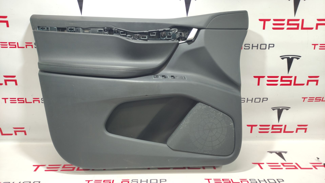 обшивка двери передняя левая Tesla Model X 1 поколение 2019, 1055327-22-L, 1035778-00-A, 1047631-00-C, 105886114, 1053086-00-F, 1055327-21-D - фото №1