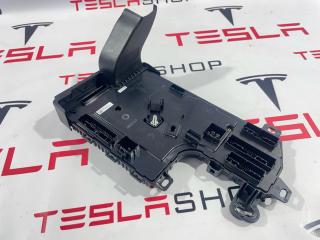 Блок управления BCM (Body Control Module) Tesla Model 3 1 поколение 2019, 1461512-00-B, 1078673-90-K