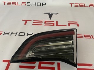 фонарь крышки багажника правый Tesla Model 3 1 поколение 2019, 1077402-00-G