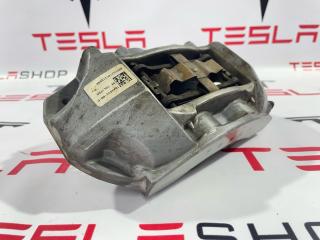 суппорт передний правый Tesla Model 3 1 поколение 2019, 1044722-00-D, 1044622-00-E