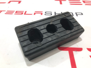 Опора под домкрат (подушка) Tesla Model X 1 поколение 2018, 1045887-00-B