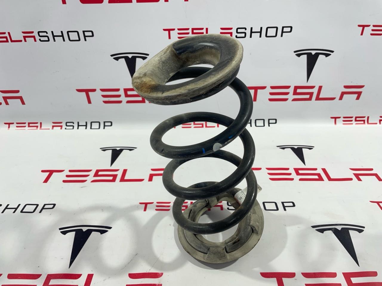 пружина задняя Tesla Model 3 1 поколение 2019, 1044475-00-E, 1044472-00-G, 1044479-00-E - фото №1