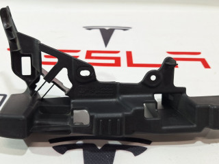 Кронштейн накладки, стойки C Tesla Model X 1 поколение 2018, 1056083-00-C, 1051825-00-C