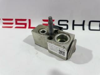 расширительный клапан кондиционера Tesla Model 3 1 поколение 2019, 1101878-00-A