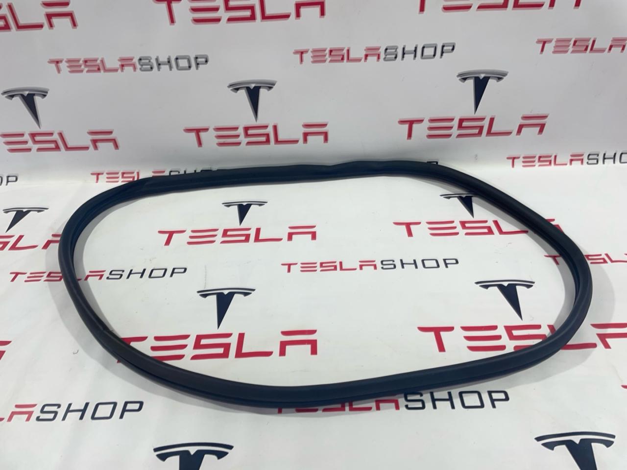 Уплотнитель бокса подкапотного резиновый Tesla Model 3 2 поколение 2025, 169449300H, 1702604-00-C - фото №1