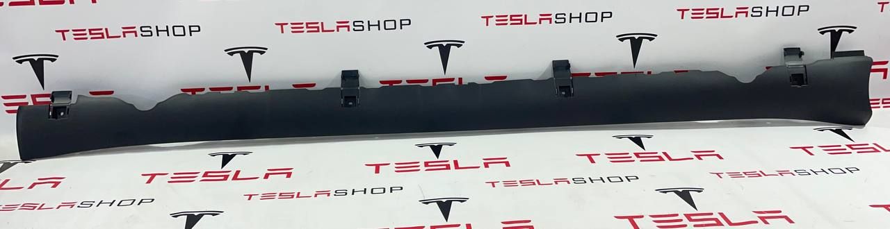Накладка порога рокерной панели Tesla Model 3 1 поколение 2021, 1089829-00-D, 1089831-00-D - фото №1