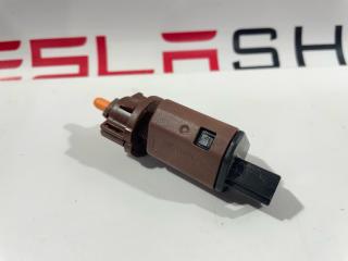 Датчик педали тормоза (лягушка) Tesla Model 3 1 поколение 2019, 1044681-00-B