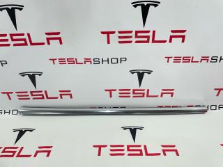 молдинг двери передней левой Tesla Model 3 1 поколение 2019, 1080681-00-B