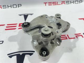 кронштейн компрессора кондиционера Tesla Model 3 1 поколение 2019, 1122968-00-B, 1110711-00-B