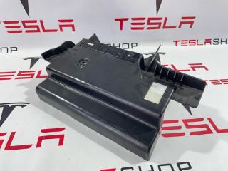 Кронштейн крепления обшивки багажника Tesla Model 3 1 поколение 2019, 1470967-00-B, 1479703-00-A