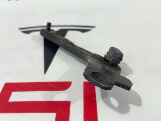 Кронштейн направляющая люка Tesla Model S 1 поколение 2013, 6008664-00-E
