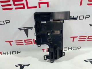 Блок управления BCM (Body Control Module) Tesla Model 3 1 поколение 2019, 1461512-00-B, 1078673-00-K