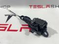 электропривод замка капота Tesla Model 3 1 поколение 2022, 1098789-00-D, 1098790-00-D, 1500398-00-H, 1643071-00-A - фото №2