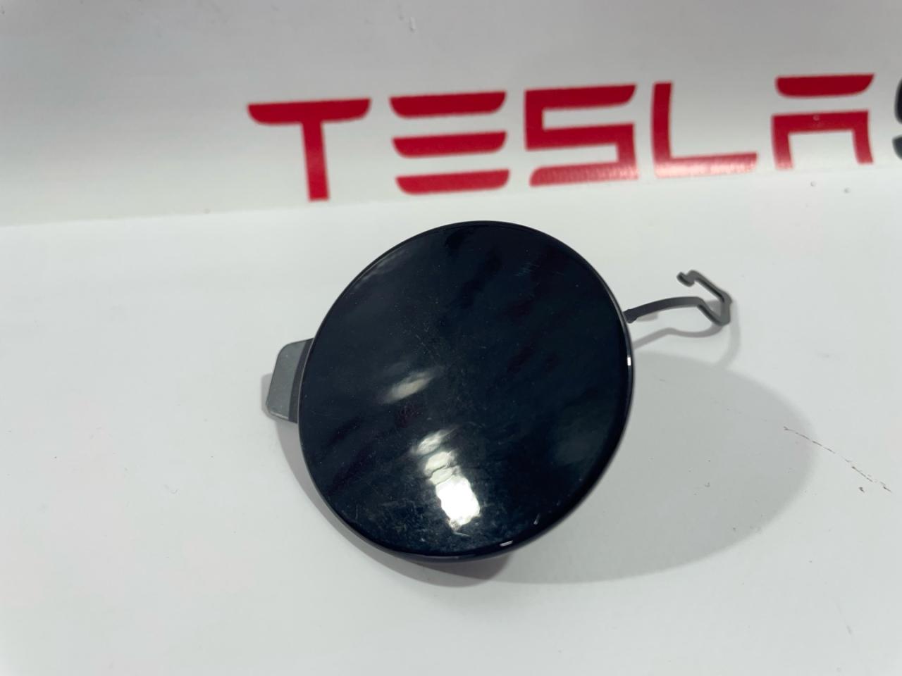 заглушка заднего бампера под крюк Tesla Model 3 2 поколение 2025, 1582574-00-A - фото №1