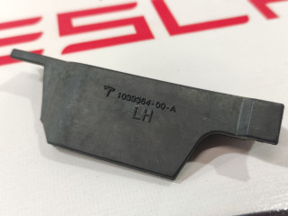 Резинка уплотнительная передней двери Tesla Model S 1 поколение (2012 - 2016), 1039364-00-A