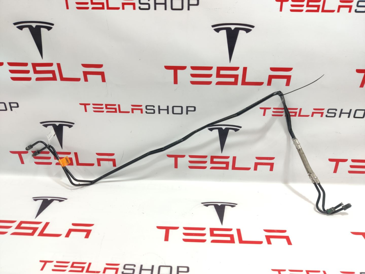 трубка тормозная Tesla Model X 1 поколение 2016, 1027711-00-E - фото №1