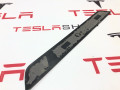 Накладка декоративная порога Tesla Model 3 1 поколение 2022, 1090844-00-C, 1504763-00-B - фото №3