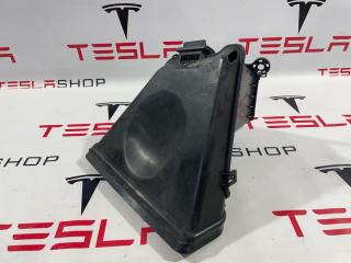 Воздухозаборник печки Tesla Model 3 1 поколение 2019, 1107204-00-C, 1092162-00-A