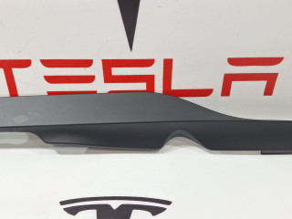 Заглушка салазки сиденья Tesla Model X 1 поколение 2018, 1066622-00-A