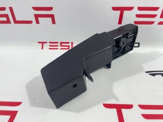 кронштейн передней панели (телевизора) Tesla Model 3 2 поколение 2025, 1711755-00-C