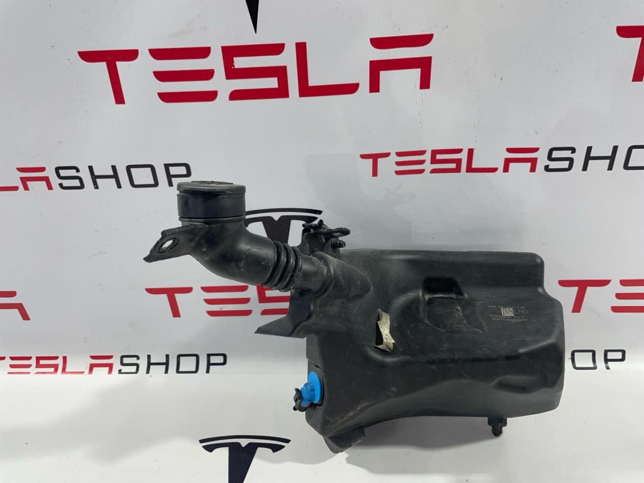 бачок омывателя Tesla Model 3 1 поколение 2019, 1090850-00-F, 1110164-00-B, 1096062-00-D - фото №1