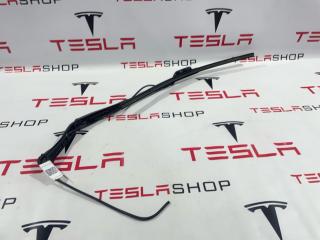 Рычаг стеклоочистителя Tesla Model 3 1 поколение 2019, 1076728-00-C