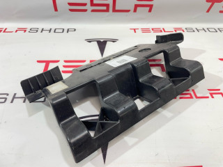 Кронштейн крепления обшивки багажника Tesla Model 3 1 поколение 2022, 1470963-00-B, 1479703-00-A