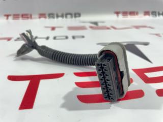 разъем (фишка) проводки Tesla Model 3 1 поколение 2019, 1067961-00-E, 1567964-02-A