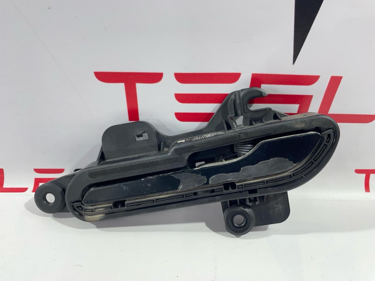 ручка наружная Tesla Model Y 1 поколение 2022, 1528114-00-D - фото №1